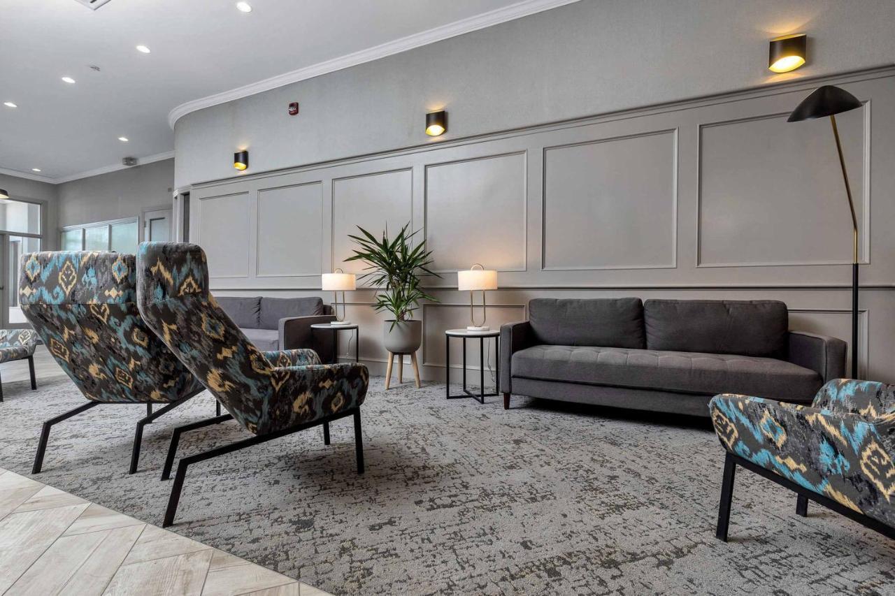 Sandman Hotel Grande Prairie Buitenkant foto