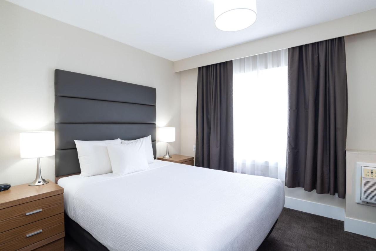 Sandman Hotel Grande Prairie Buitenkant foto