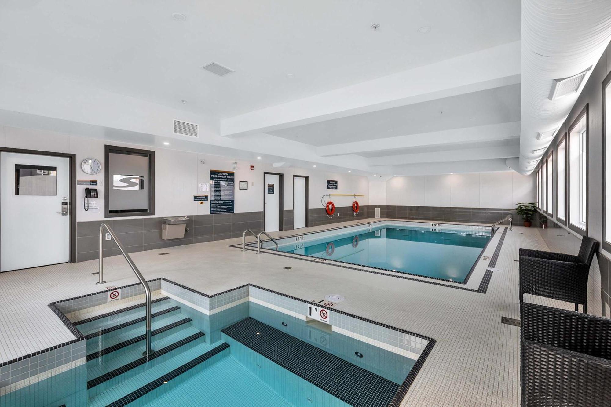 Sandman Hotel Grande Prairie Buitenkant foto