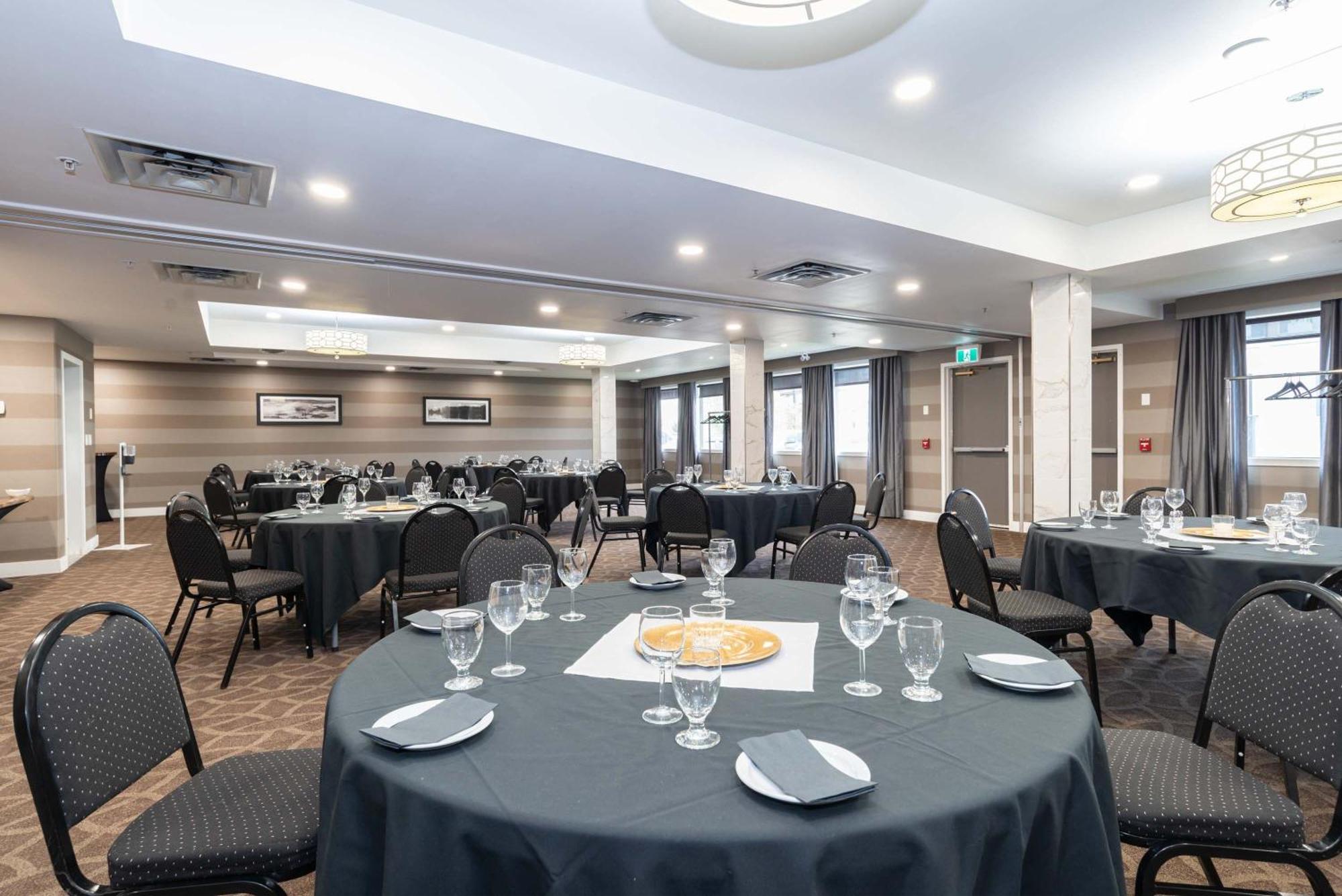 Sandman Hotel Grande Prairie Buitenkant foto